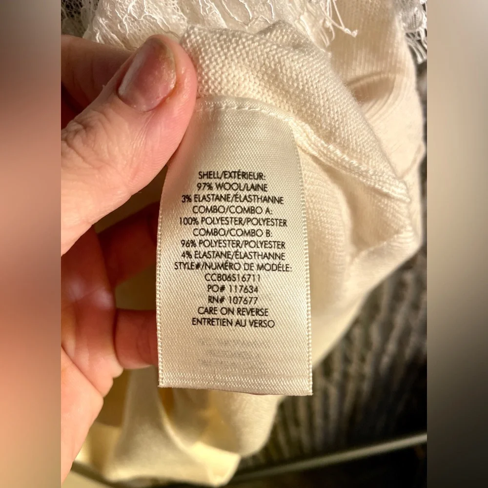 Alice + Olivia Turtleneck - Lace Trim Embellishment
Short Sleeve - Women’s XS - Picture 9 of 10